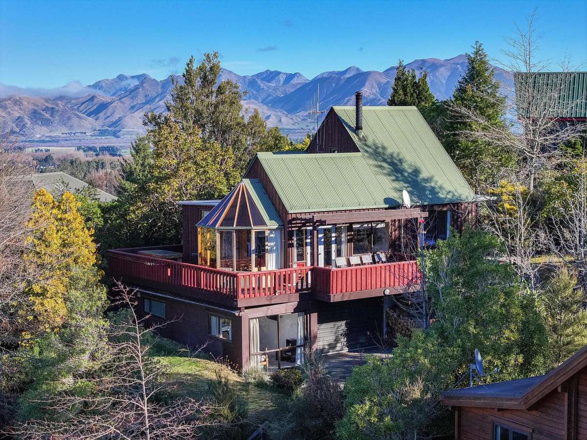 90 Chalet Crescent_0