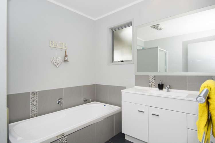 54 Waterside Drive Pyes Pa_17