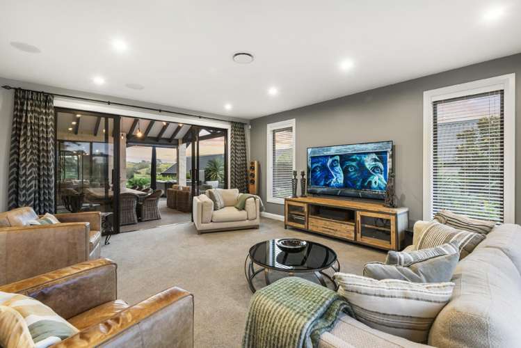 67 Grayson Road Wainui_19