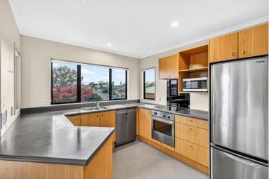 2/136 Rutherford Street_4