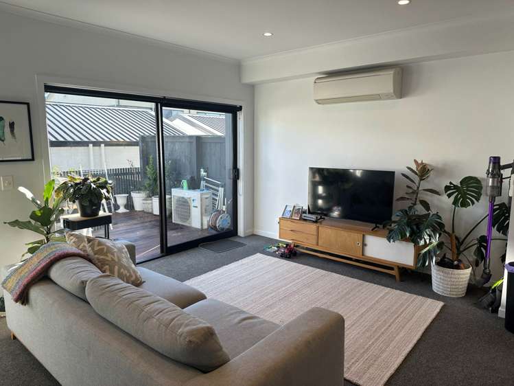 6 Alexander Willis Crescent Hobsonville_4