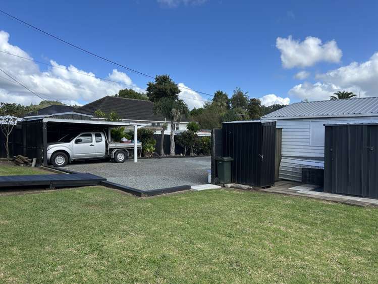 23 Great North Road Te Kamo_16