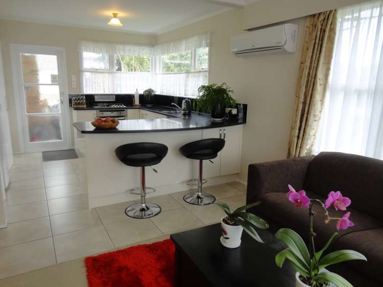 1/63 Rawhiti Road One Tree Hill_10