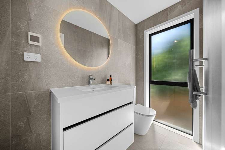 562d Beach Road Rothesay Bay_17