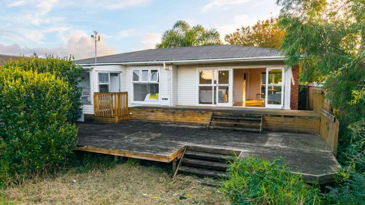 18 Chorley Avenue Massey_19