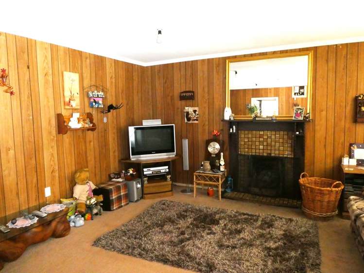 5 Chamberlain Street Waimangaroa_8