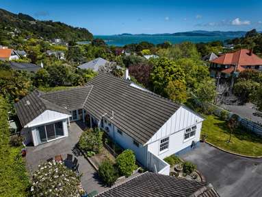 100 Cheviot Road, Lowry Bay_1