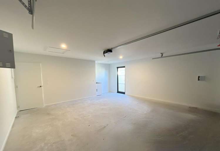 18 Rita Angus Road 10145_15