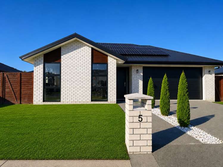5 Dahlia Drive Wigram_21