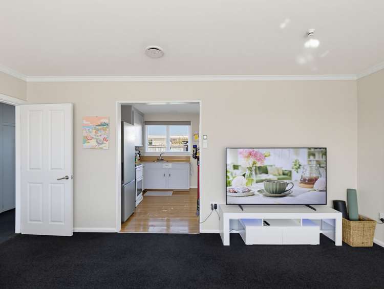 2/7 Curletts Road Sockburn_6