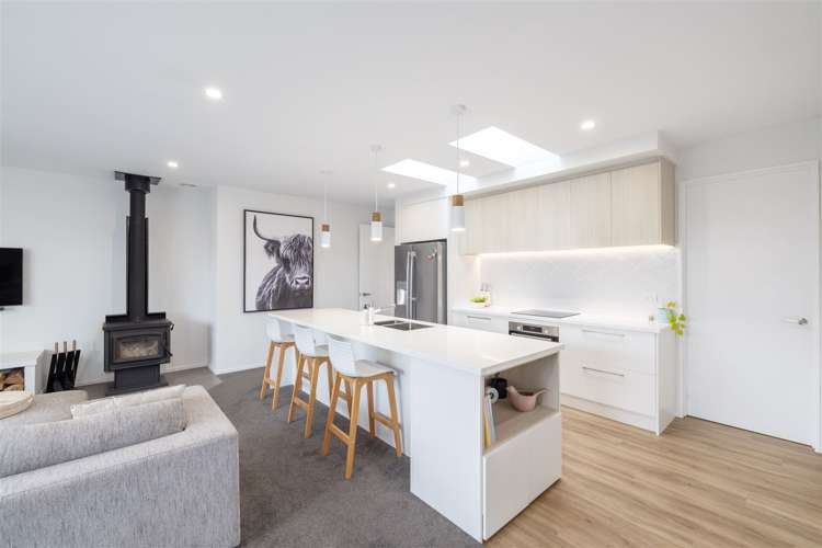 7 Picadilly Avenue Casebrook_7