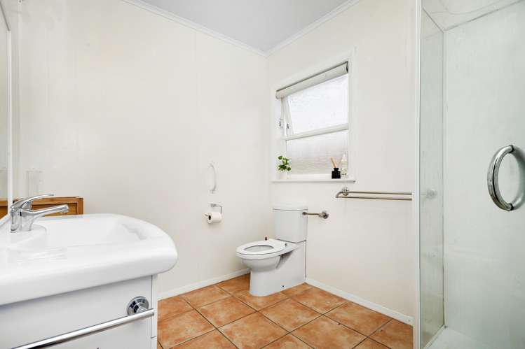 27 Momona Street Wainuiomata_11