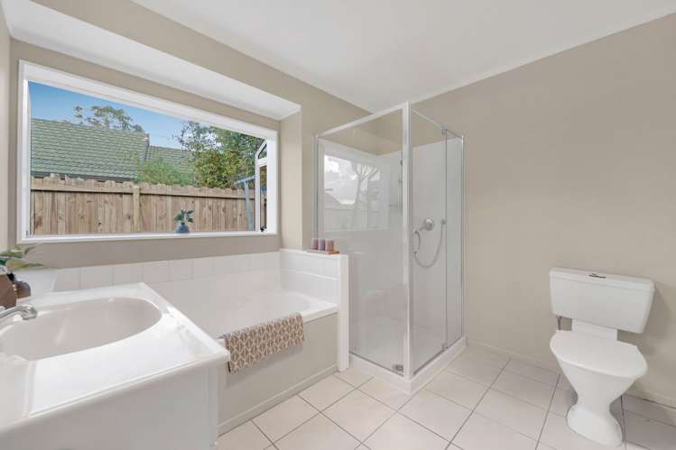 10 Waylen Place Pakuranga Heights_12