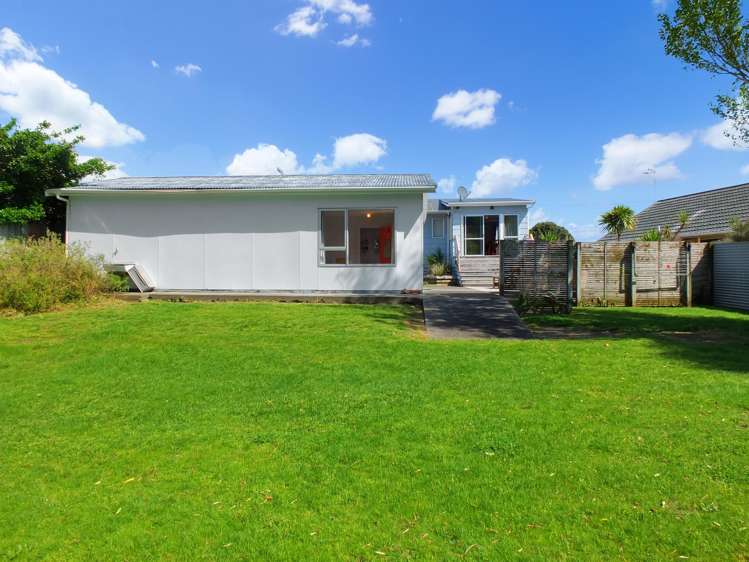 7 Hennessy Street East Foxton Beach_23
