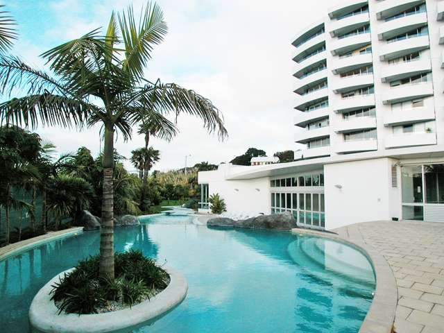 86 The Strand 1761_3