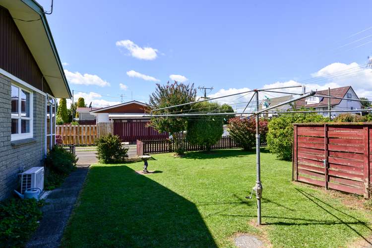 13a Lewis Street Glenview_16