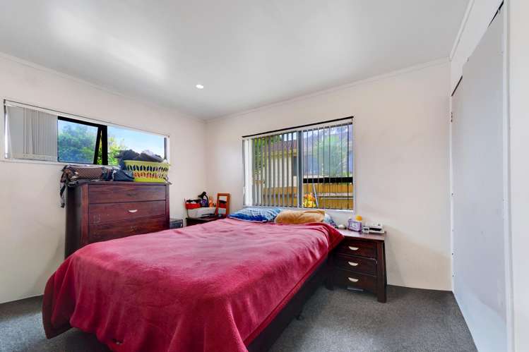 1/18 Frobisher Way Clendon Park_7