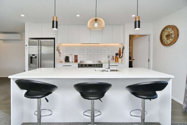 16 Mcquillan Avenue Woodend_4