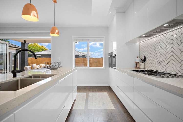 2 Fred White Drive Kumeu_13