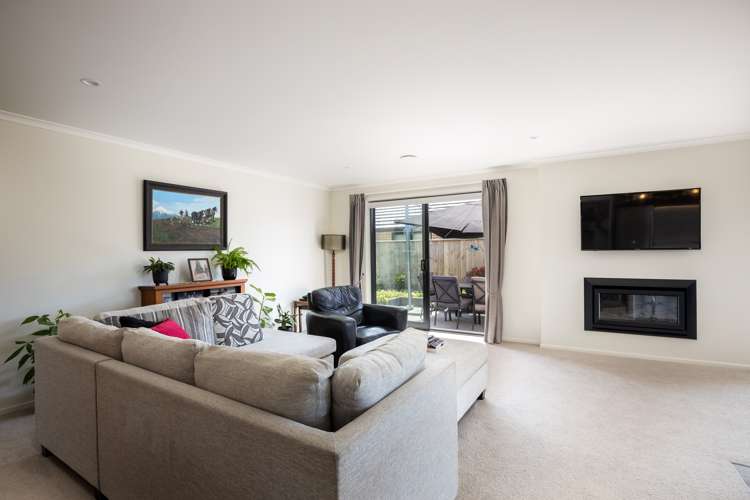 12 Rehua Place Waiwhakaiho_24