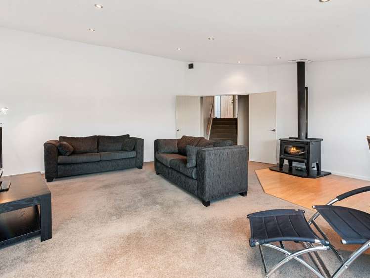 21 Williams Street Fernhill/Sunshine Bay_2