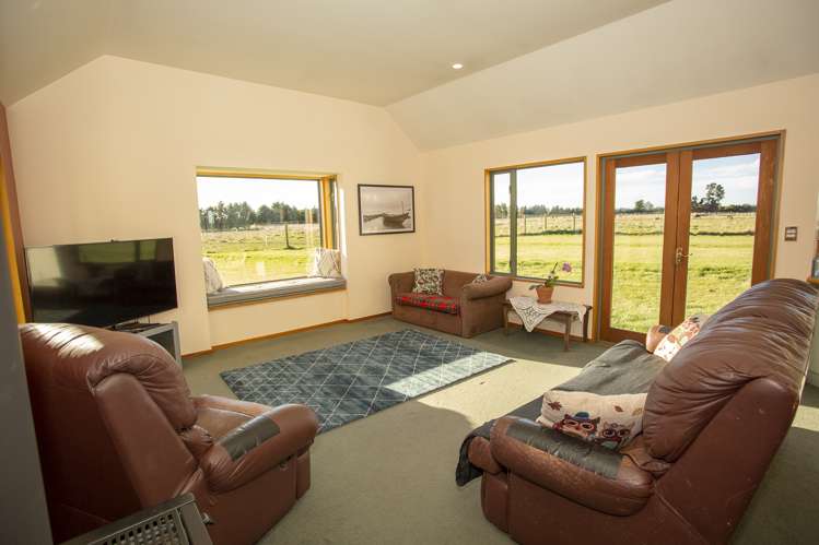 196 Racecourse Road Allenton_5