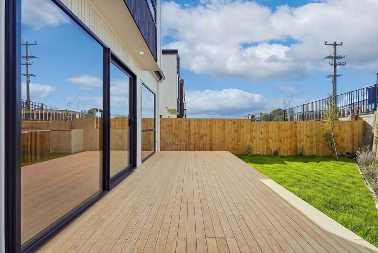 19 & 25 Wira Lane Silverdale_21