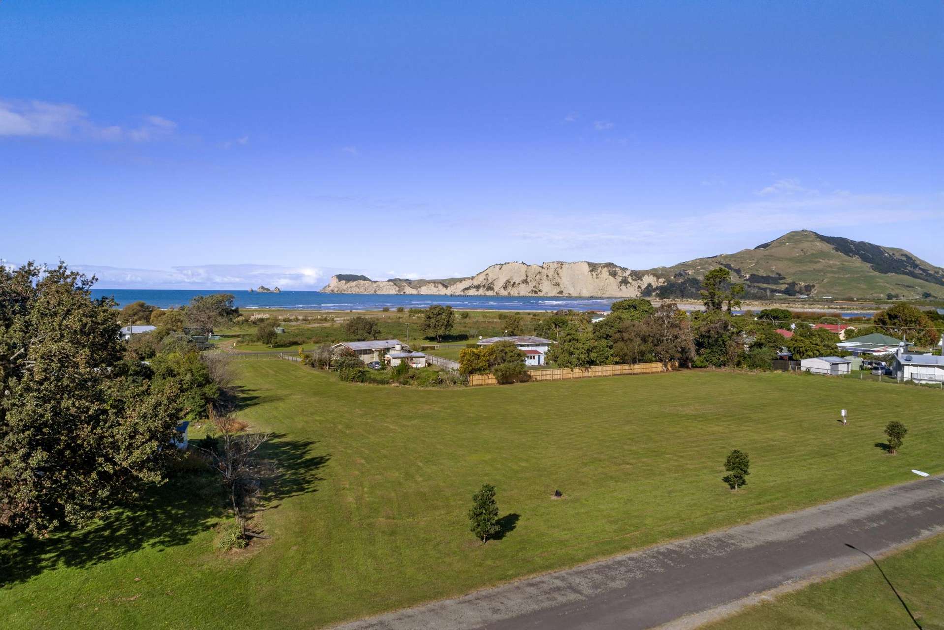 1 Adventure Street Tolaga Bay_0