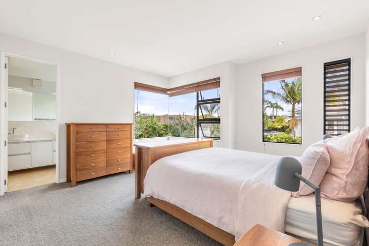 15 Hamana Street Narrow Neck_16