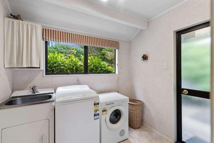 802 River Road Chartwell_14