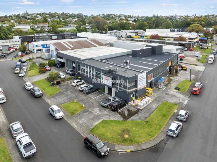 1 Colway Place Wairau Valley_1