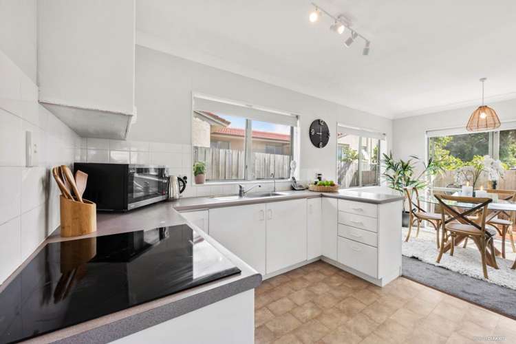 48 Bodi Place Te Atatu South_28