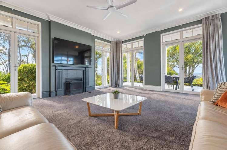 291 Forest Hill Road Waiatarua_3
