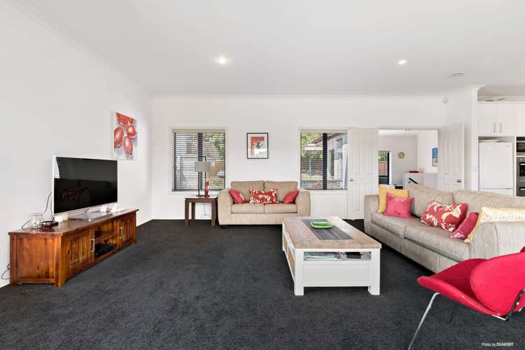 227 Alec Craig Way Gulf Harbour_19