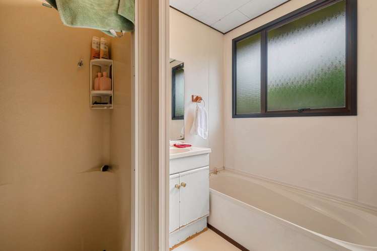 2/13 Shifnal Drive Randwick Park_6