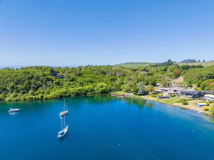 21 Te Urunga Place Acacia Bay_13