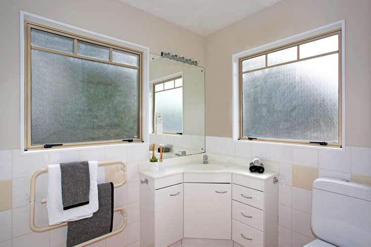 233 Kitchener Road Waiuku_16