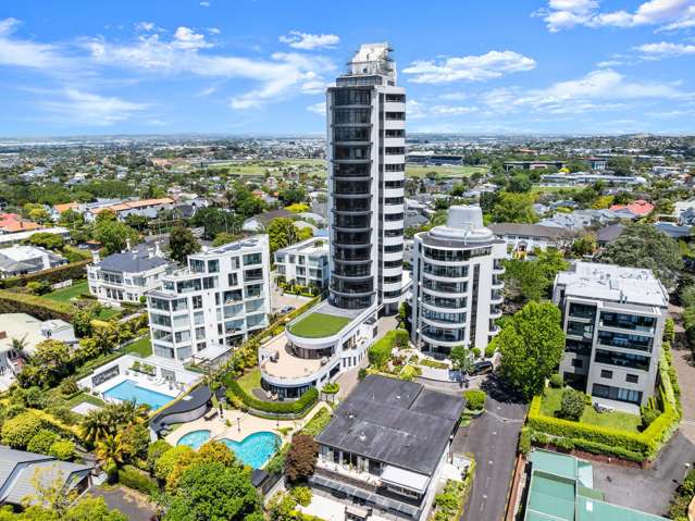 Spacious apartment with oversized balcony and view
