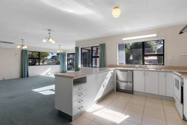 1/17 Whiteley Street_4
