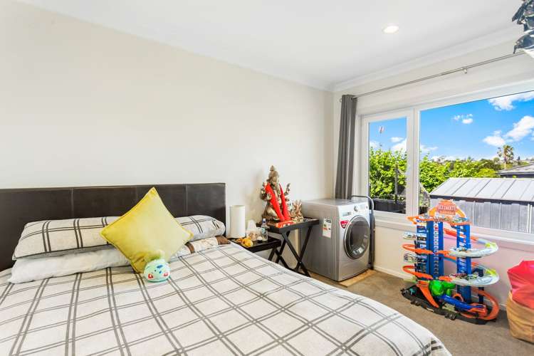 1/1 Broadview Place Howick_14