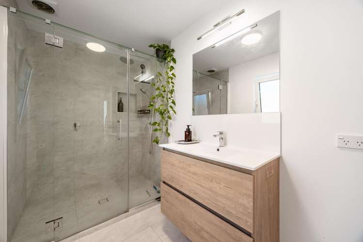 54A Vandeleur Avenue Birkdale_18