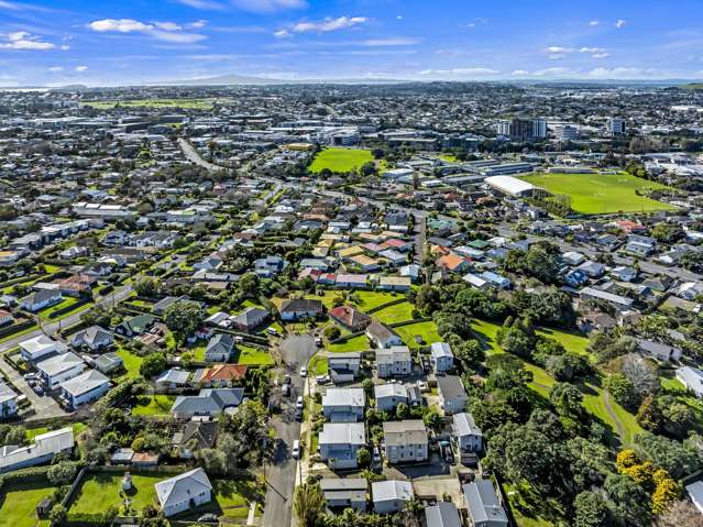 9, 11, 13, 14 and 15 Tuata Street One Tree Hill_1