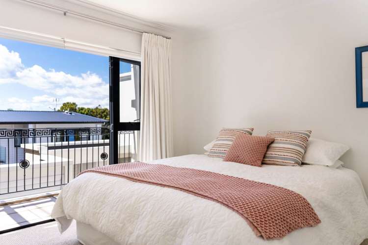 Beach Road Mairangi Bay_19