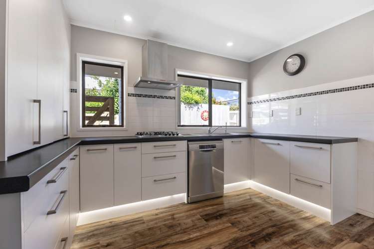 66 St Annes Crescent Wattle Downs_5