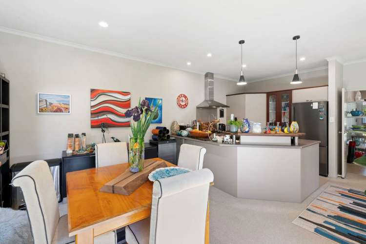 37 Admirals Court Drive Greenhithe_6