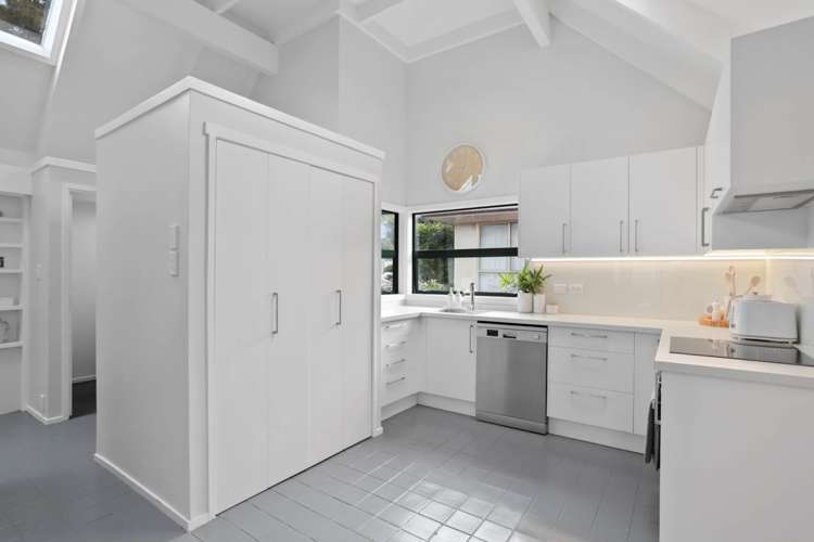 47 Nui Mana Place Te Atatu South_7