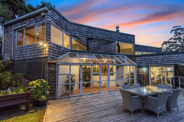 Modern Architectural Retreat