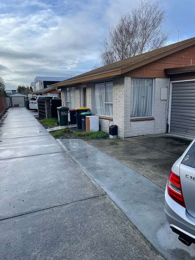 Freshly Renovated 2BR Unit in St Albans!