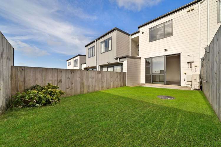 32 Karoro Road Flat Bush_12