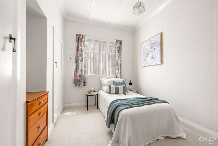 7 Totara Crescent Woburn_11